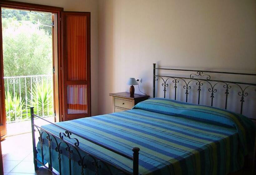 فندق Agriturismo La Grotta Del Tesoro