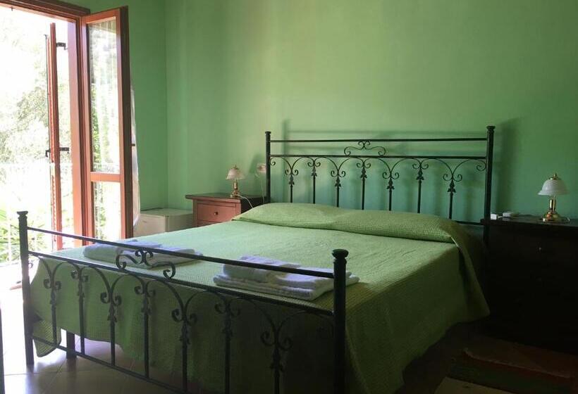 فندق Agriturismo La Grotta Del Tesoro