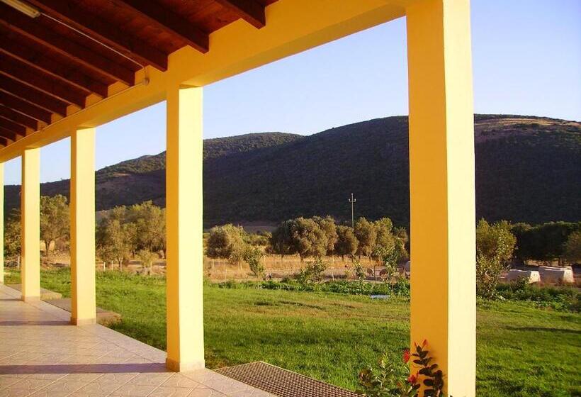 فندق Agriturismo La Grotta Del Tesoro