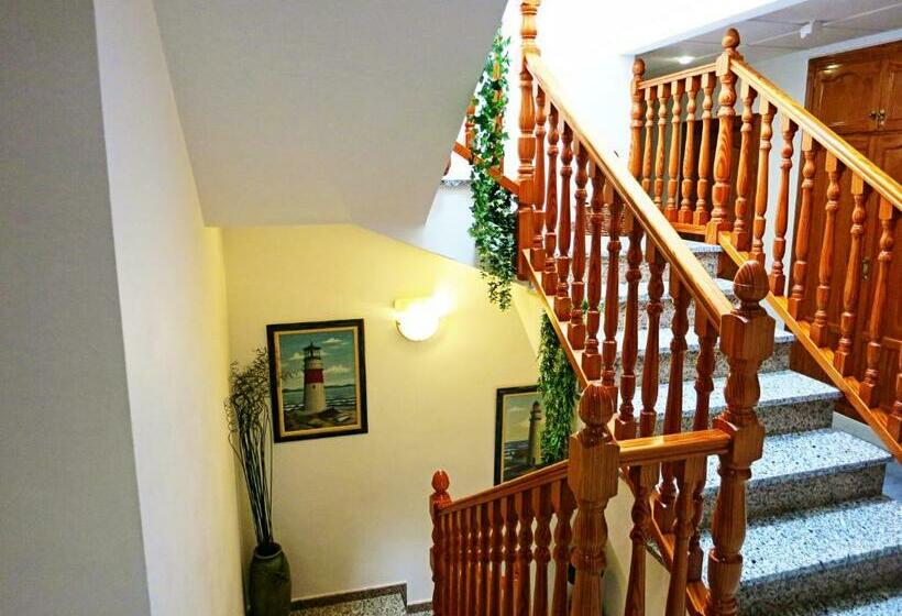 Пансион Hostal Brisamar