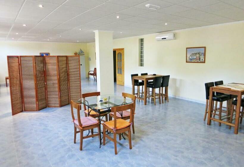 Пансион Hostal Brisamar