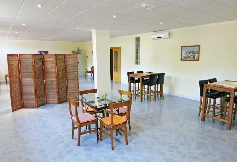 ペンション Hostal Brisamar