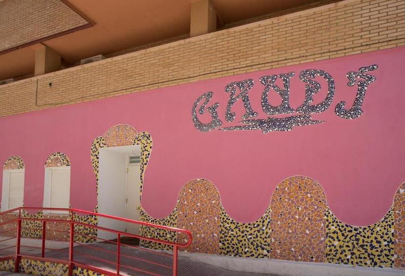 پانسیون Hostal Gaudi Cuenca