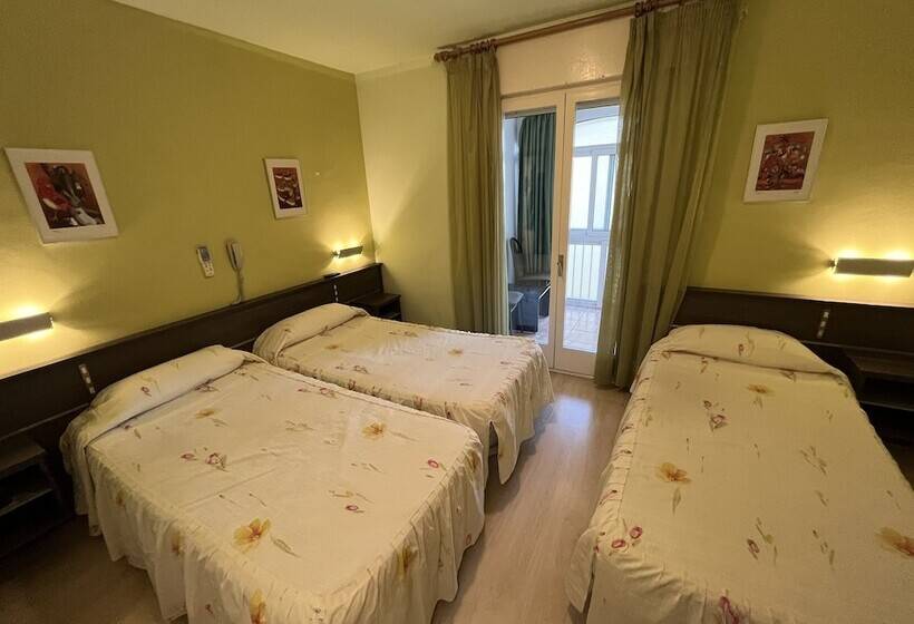 Pensão Hostal La Vila