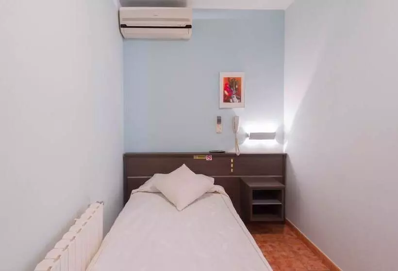 ペンション Hostal La Vila