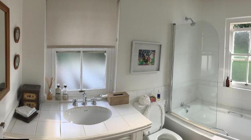 פנסיון Leighwood Lodge