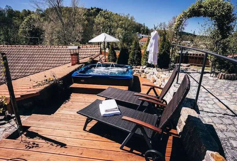 Pension Fialka