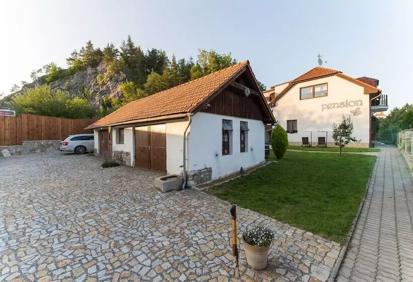 Pension Fialka
