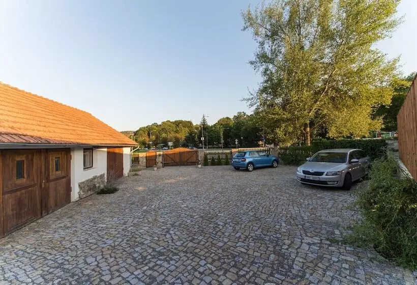 Pension Fialka