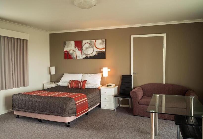 Redwood Manor Motel Apartments