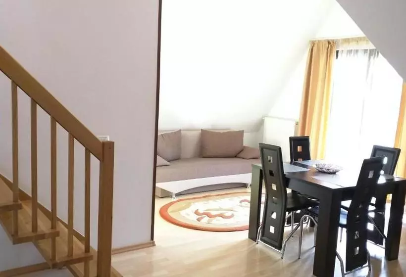 Silvia Apart Sinaia