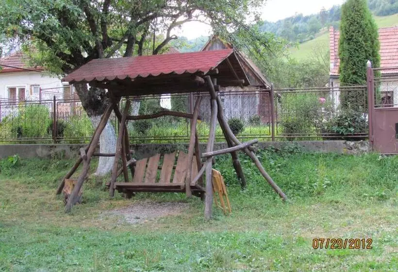 ペンション Bucuria Muntelui