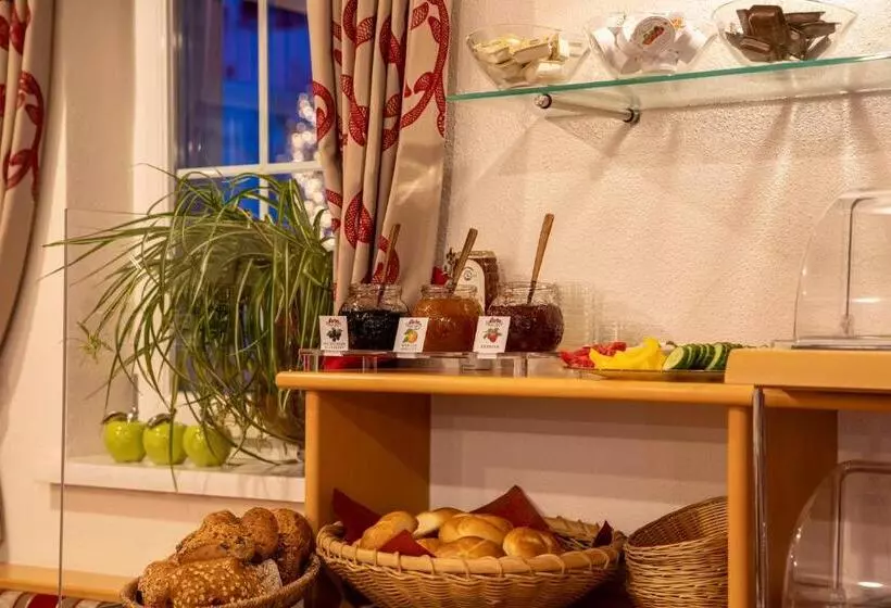 ペンション Gidis Hof