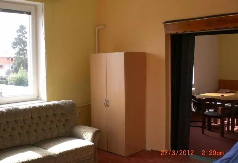 Majatalo Na 15 Kopách