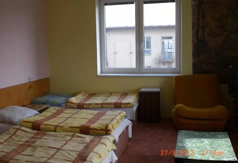 Majatalo Na 15 Kopách