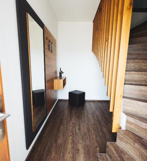 بنسيون Weingut & Gästehaus Zum Seeblick   Familie Sattler