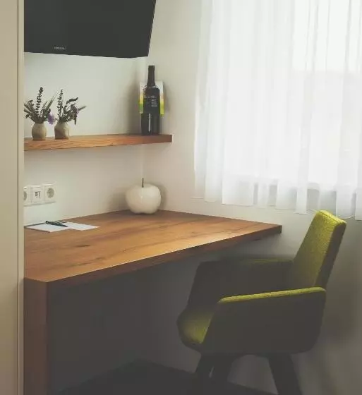 Majatalo Weingut & Gästehaus Zum Seeblick   Familie Sattler