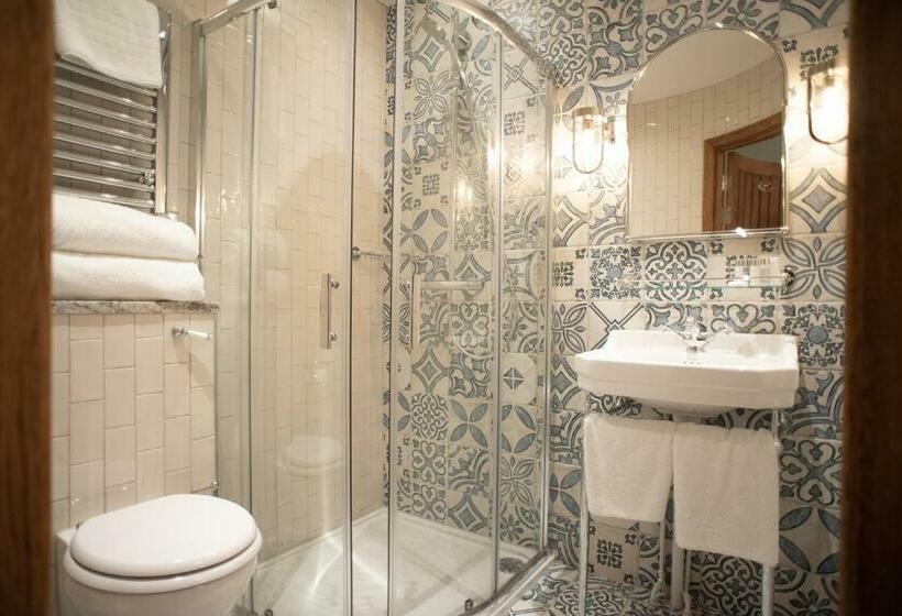 فندق صغير Cromwell Arms Country Pub With Rooms