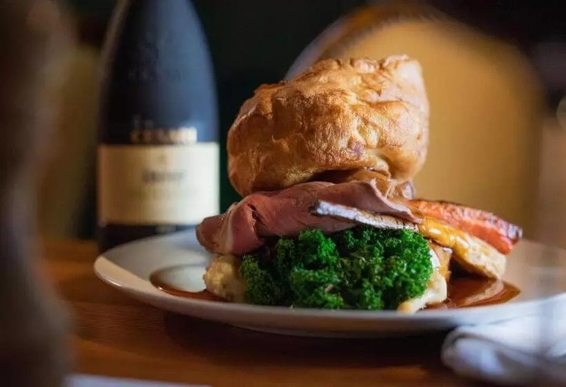 ユースホステル Cromwell Arms Country Pub With Rooms