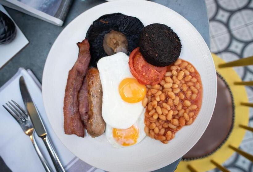 فندق صغير Cromwell Arms Country Pub With Rooms