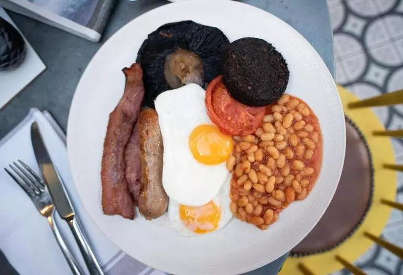 ユースホステル Cromwell Arms Country Pub With Rooms