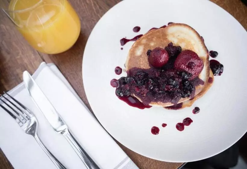 ユースホステル Cromwell Arms Country Pub With Rooms