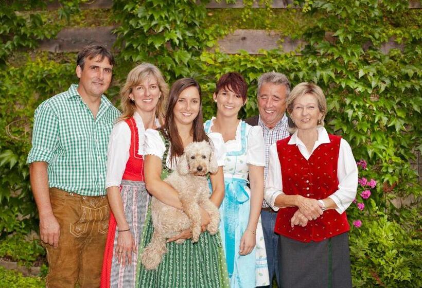 Hostel Gasthof Zum Wilden Kaiser