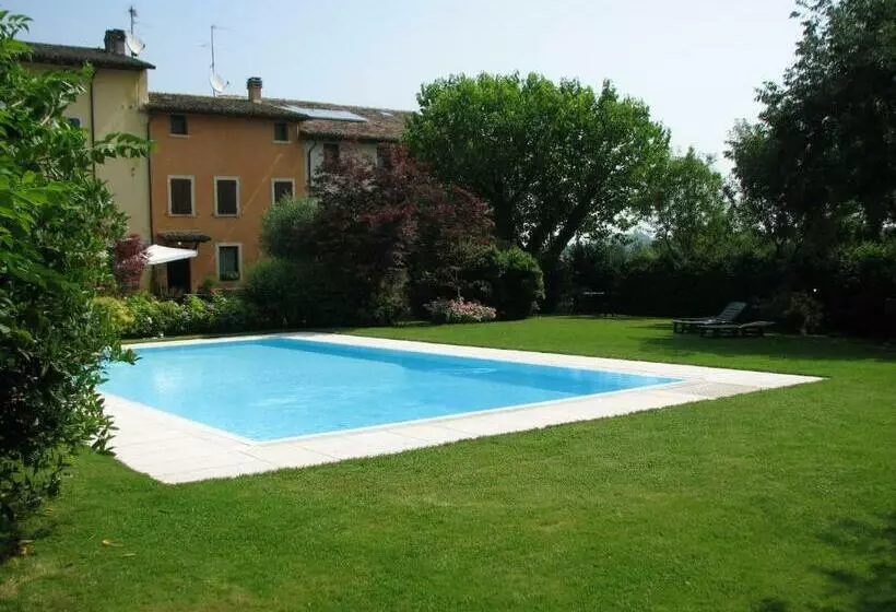 Hotelli B&b Casale Onida
