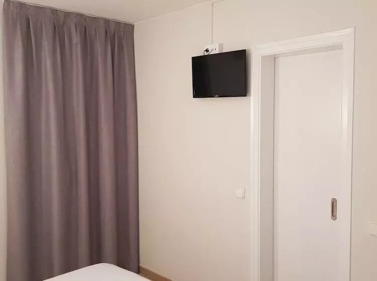 ホテル Hostal Ondina