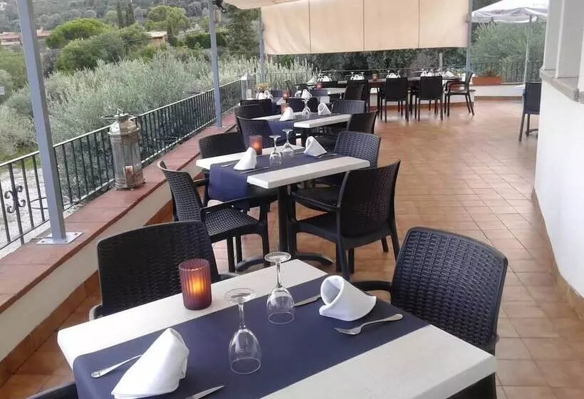 ホテル Hostal Ondina