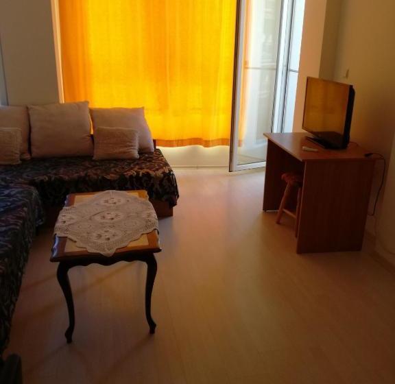 Krasi Apartments In Perla Complex