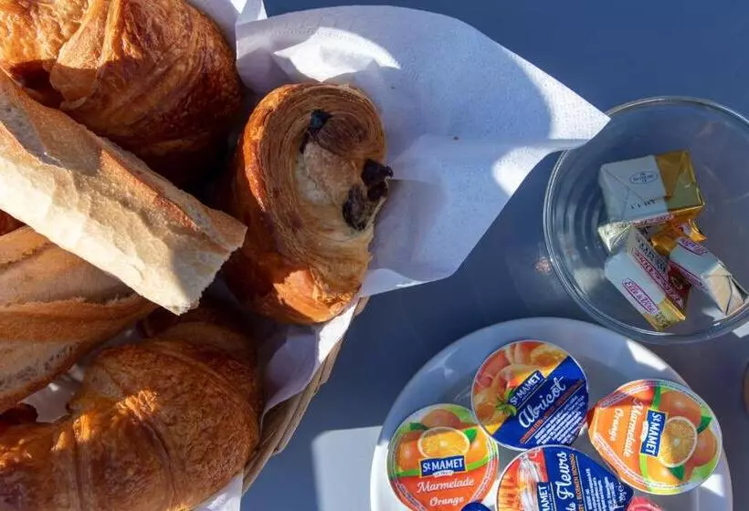 Les Arbousiers Village Hôtel Provençal