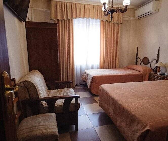 פנסיון Hostal Restaurante La Trucha