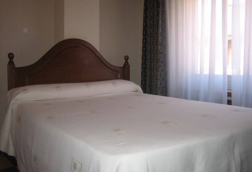 פנסיון Hostal Restaurante La Trucha