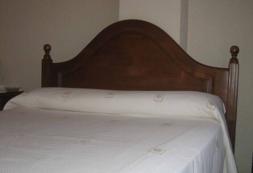 פנסיון Hostal Restaurante La Trucha