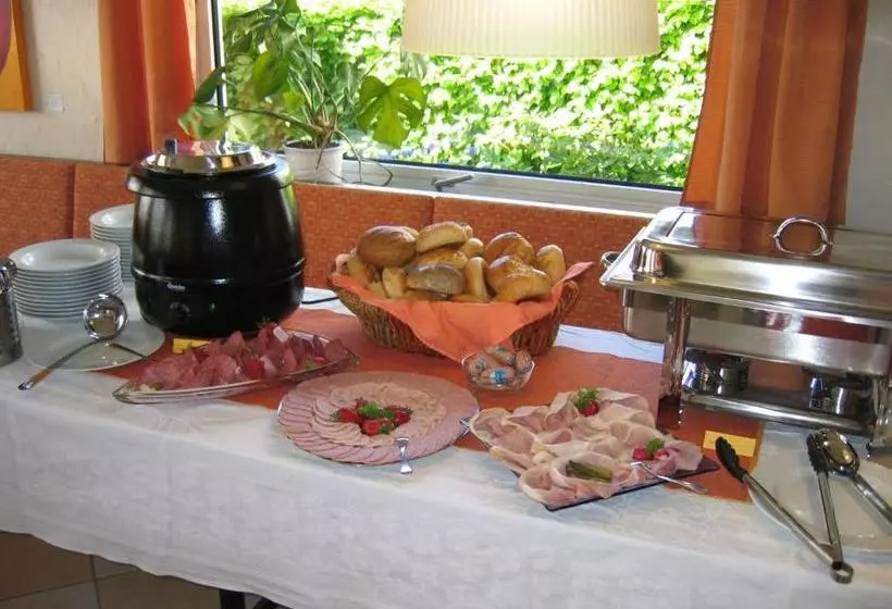 Pension & Ferienhaus Latröpchen