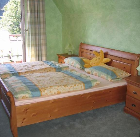 Pension & Ferienhaus Latröpchen