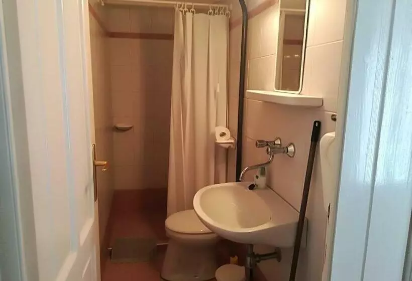 ペンション Pinczés Ház