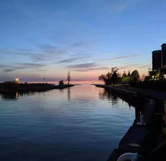 Retkeilymaja Inn At The Harbour