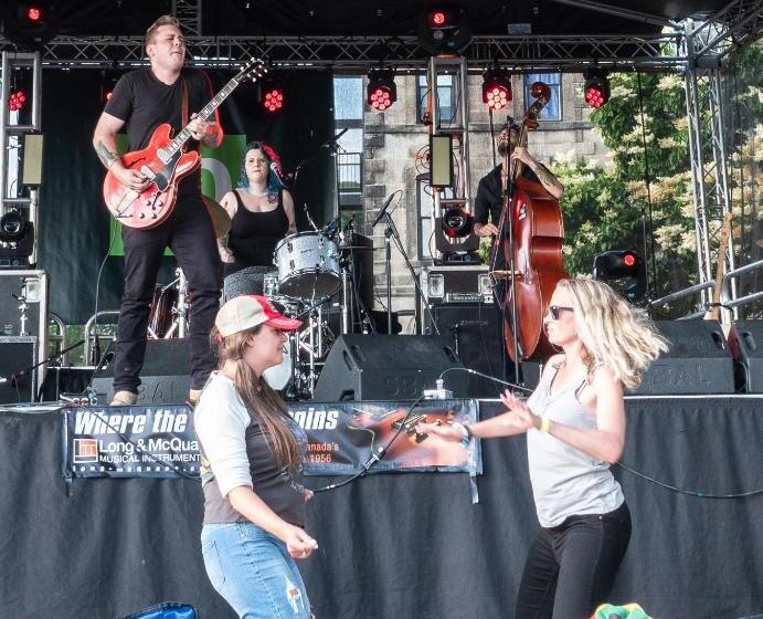 호스텔 Inn At The Harbour