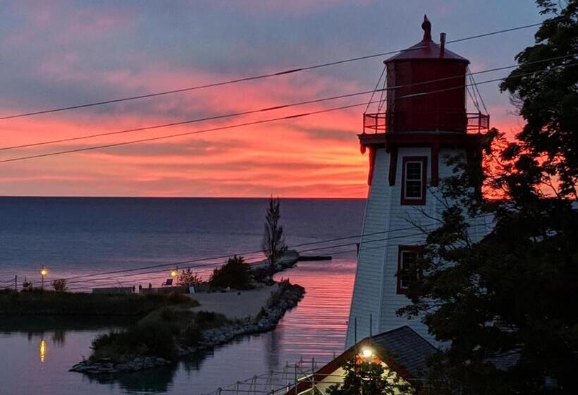 호스텔 Inn At The Harbour