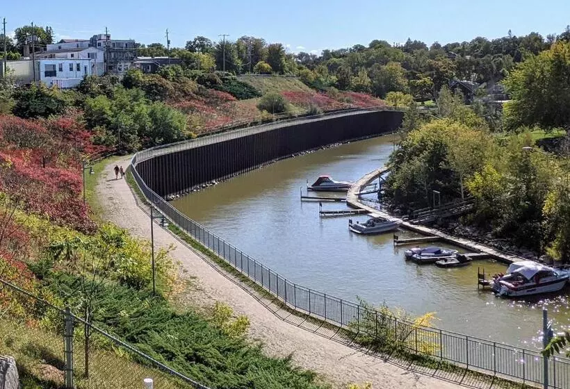Retkeilymaja Inn At The Harbour