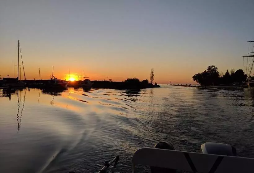 Retkeilymaja Inn At The Harbour