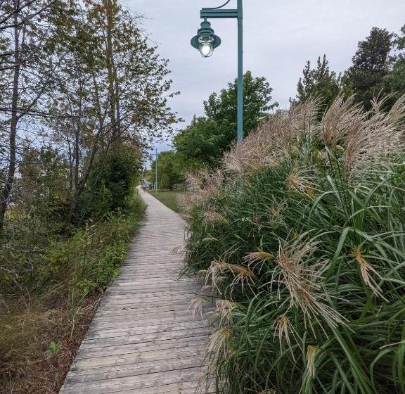 호스텔 Inn At The Harbour