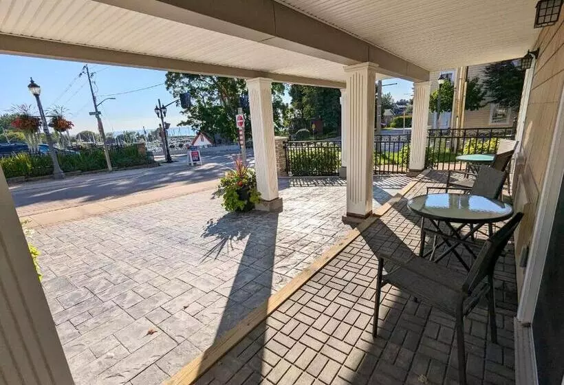 Retkeilymaja Inn At The Harbour