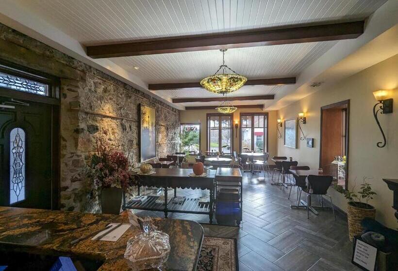 호스텔 Inn At The Harbour