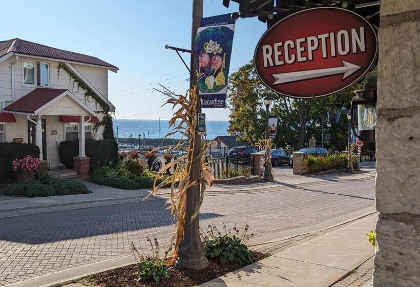 호스텔 Inn At The Harbour