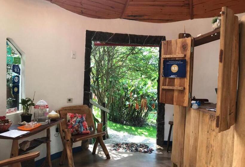 پانسیون Buddy's Hostel & Pousada Alto Paraiso