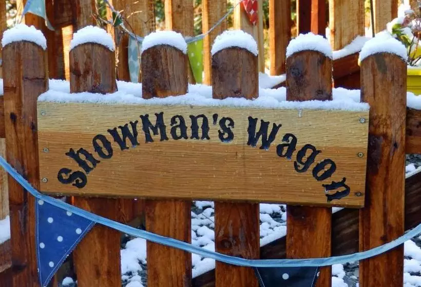 پانسیون Showman's Wagon At Coed Cae