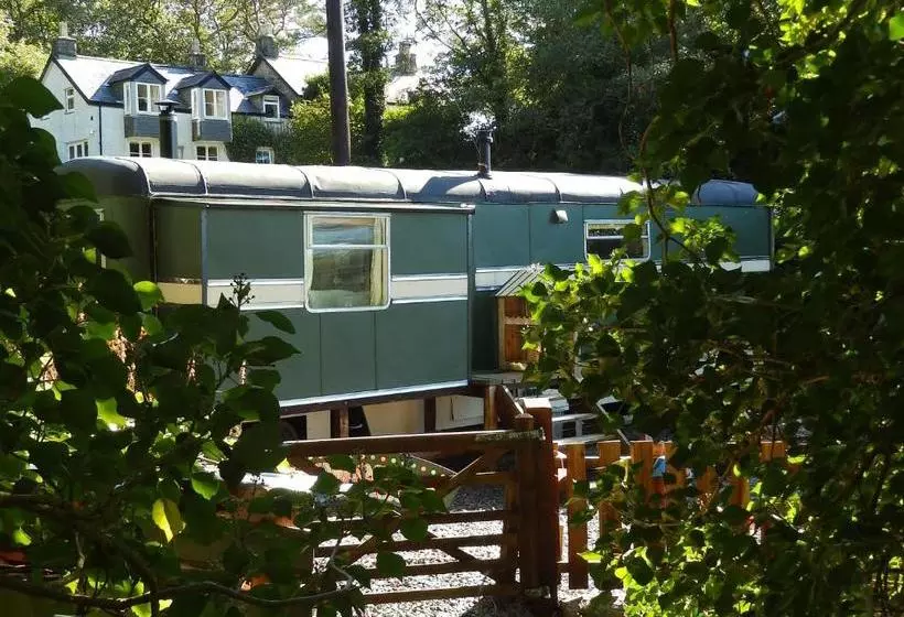 پانسیون Showman's Wagon At Coed Cae